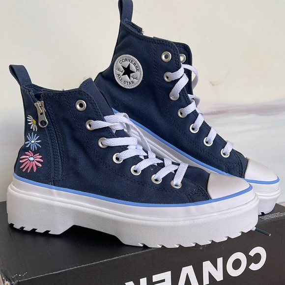 Converse WMNS CTAS A06342C
CTAS LUGGED LIFT H NAVY/LT BLUE /WHITE
Platform Snkrs - Picture 6 of 16